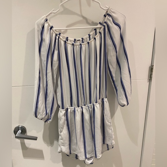 Size small romper - Picture 1 of 2